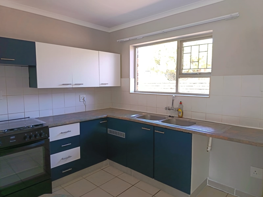 To Let 3 Bedroom Property for Rent in Jeffreys Bay Central Eastern Cape
